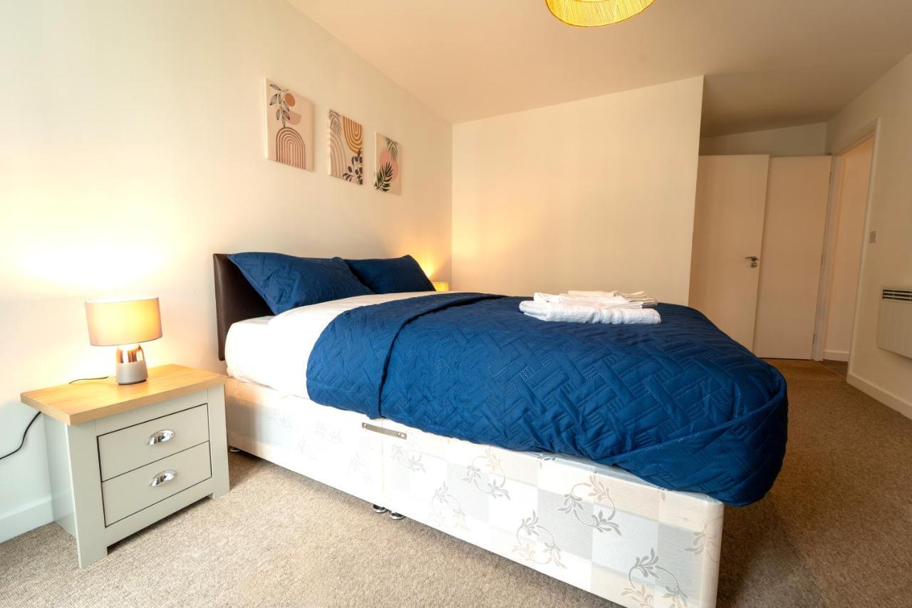 Spacious Apartment In Woking Town Centre Bagian luar foto